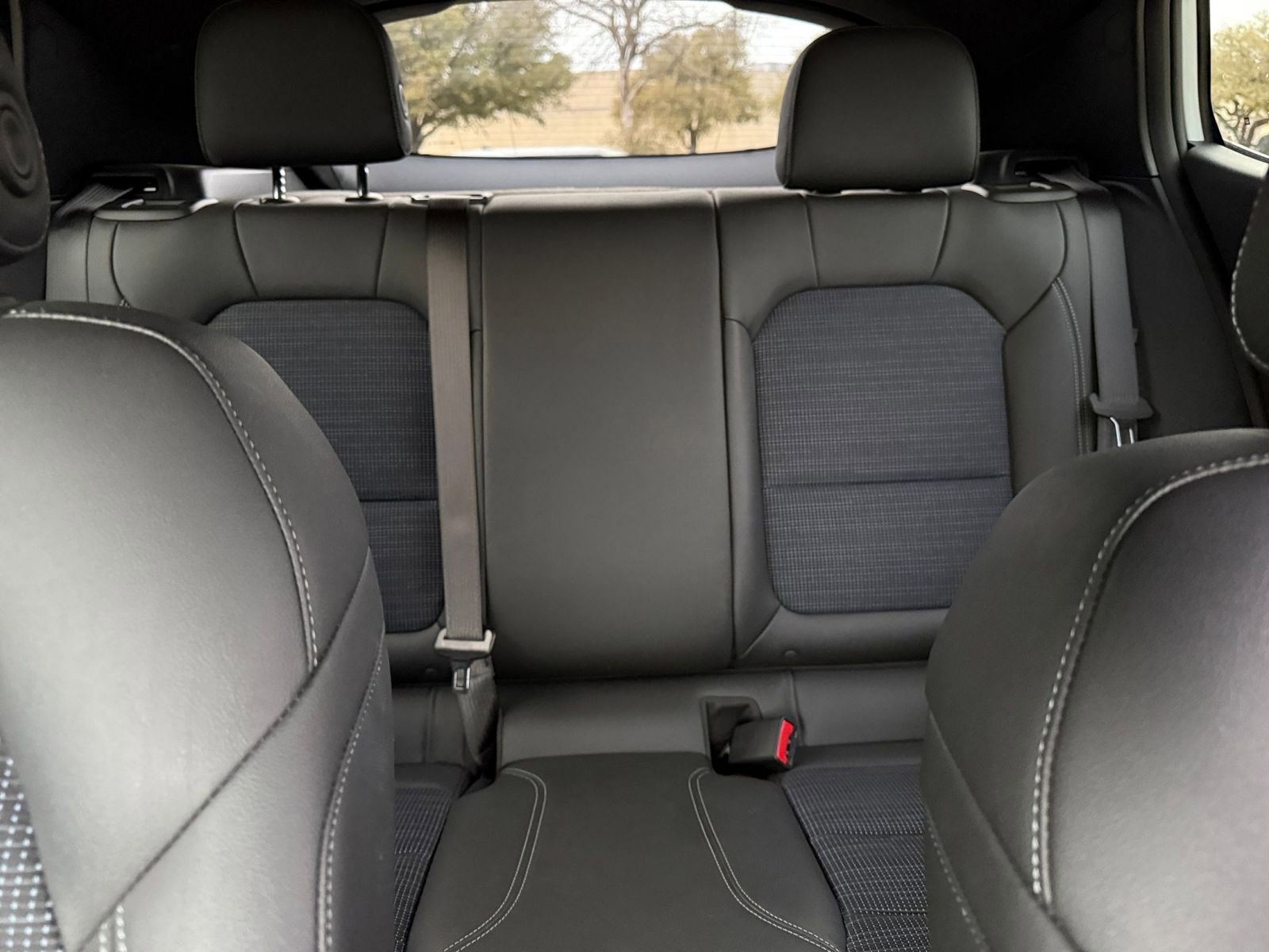 Used 2025 Buick Envista Preferred image 38