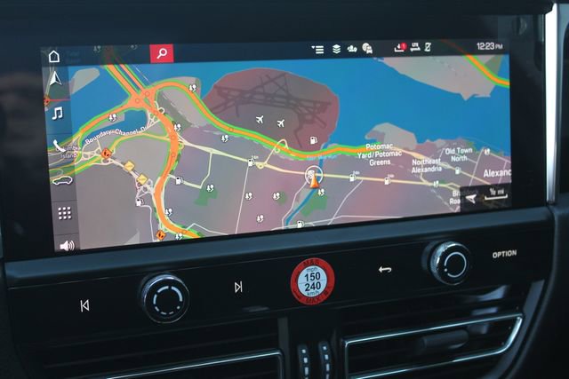 Certified 2026 Porsche Macan Base image 21