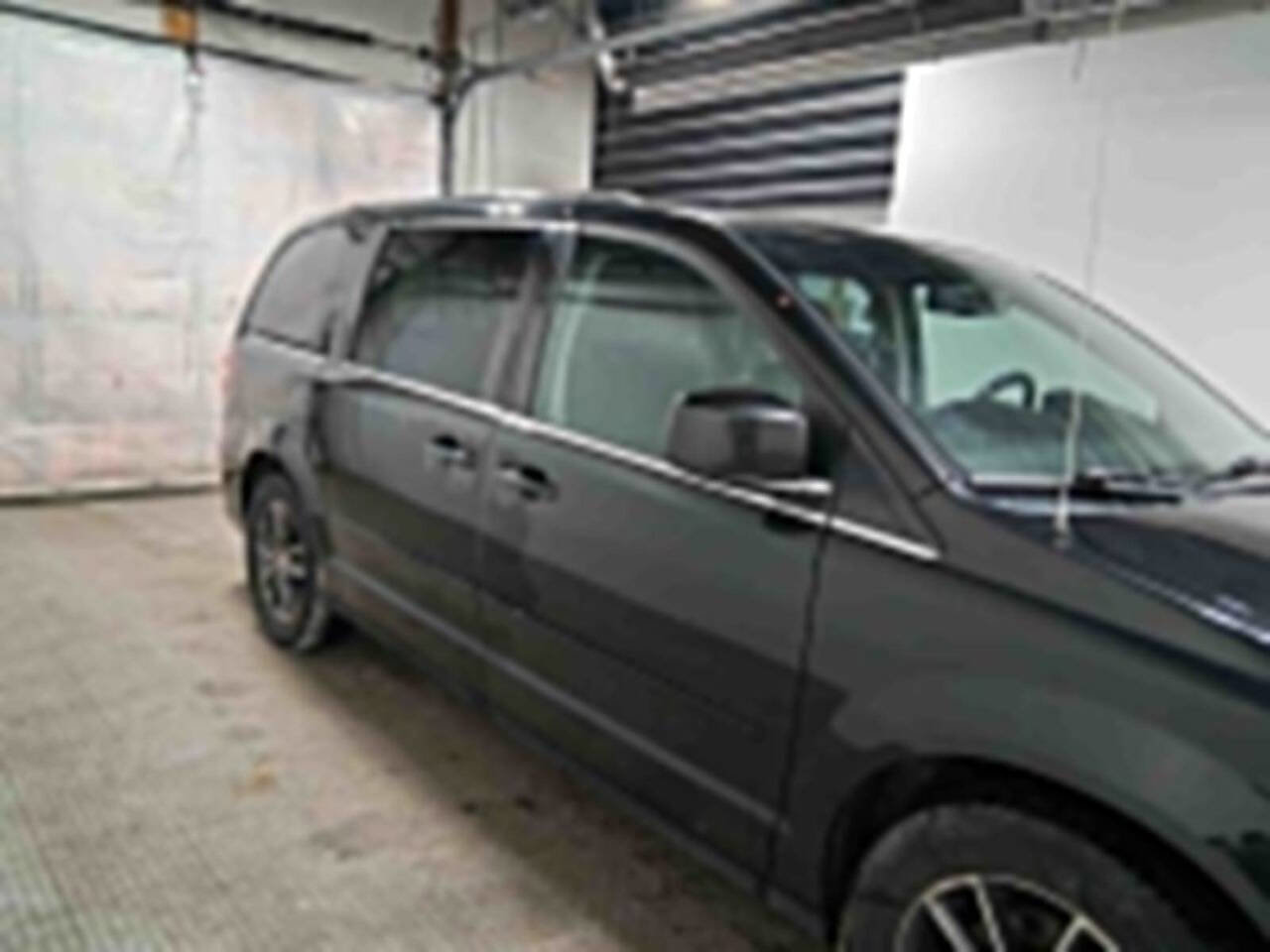 Used 2017 Dodge Grand Caravan SXT image 5