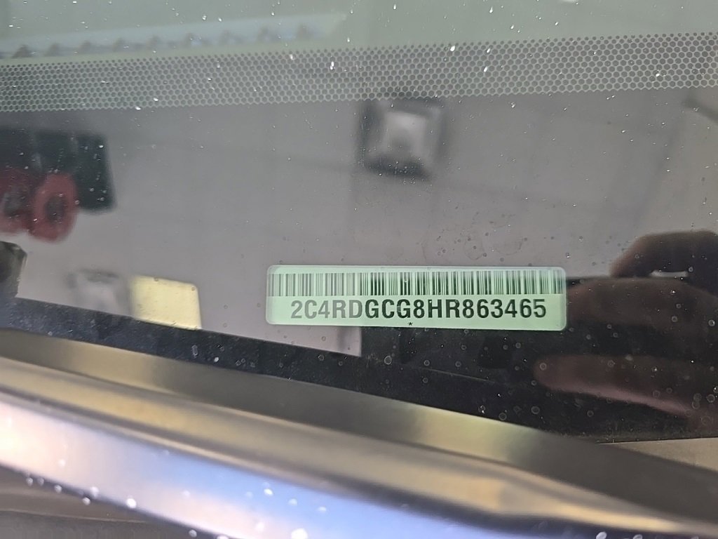 Used 2017 Dodge Grand Caravan SXT image 6