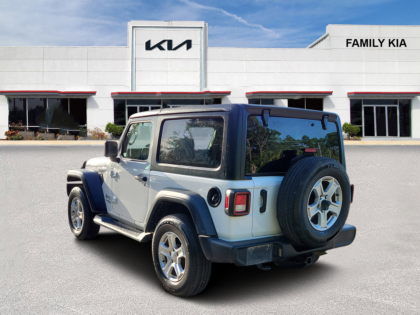 Used 2020 Jeep Wrangler Sport AWD/4WD image 3