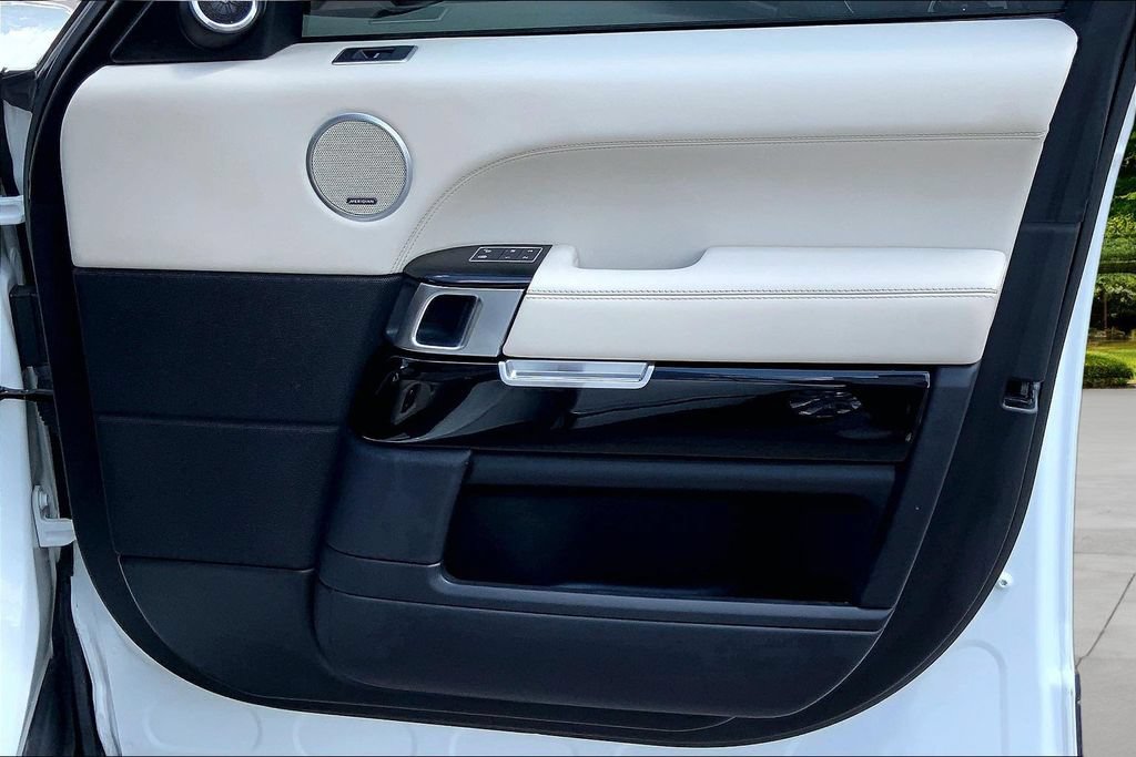 Used 2017 Land Rover Range Rover Supercharged AWD/4WD image 26