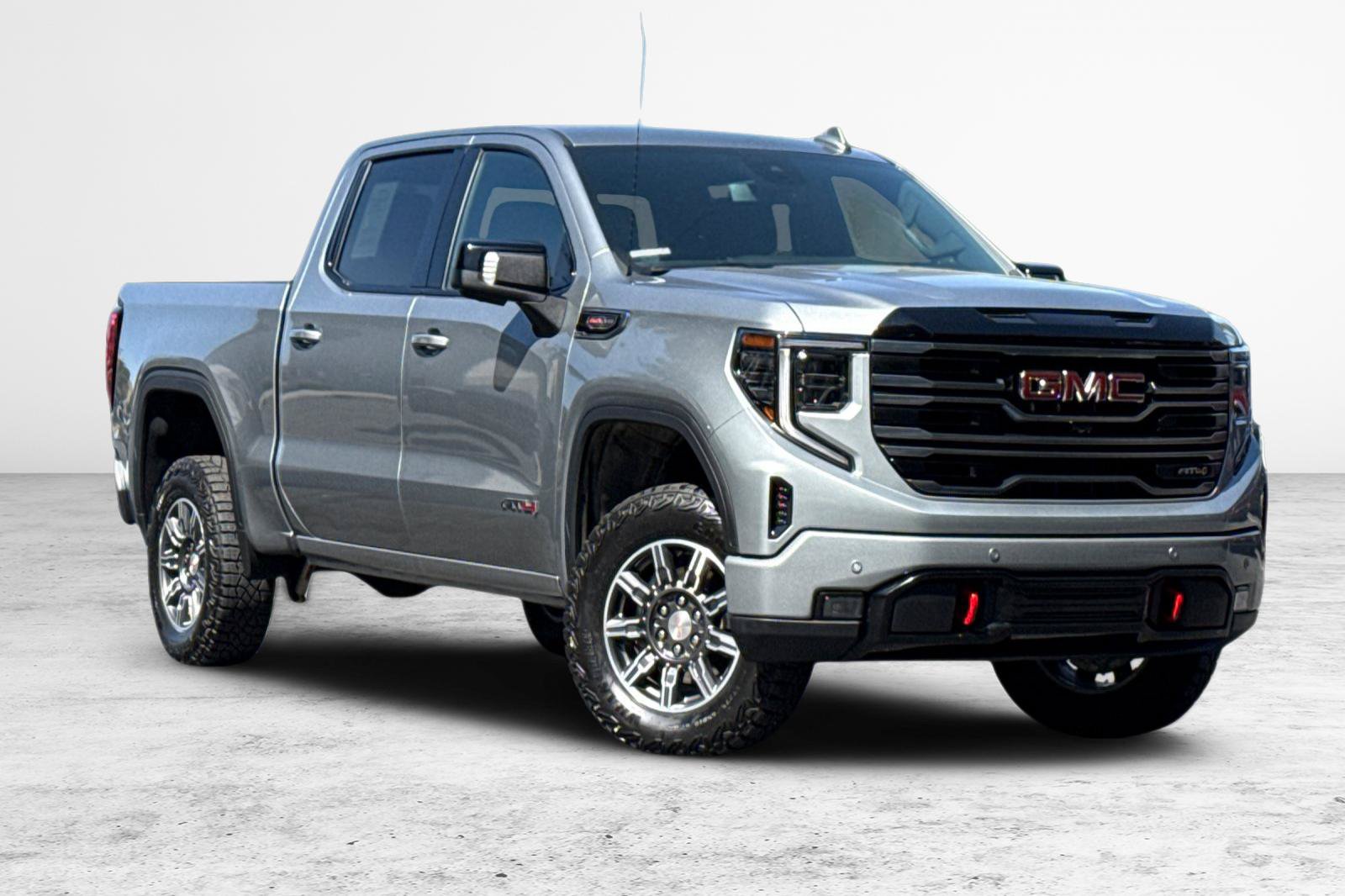 Used 2025 GMC Sierra 1500 AT4 AWD/4WD image 2