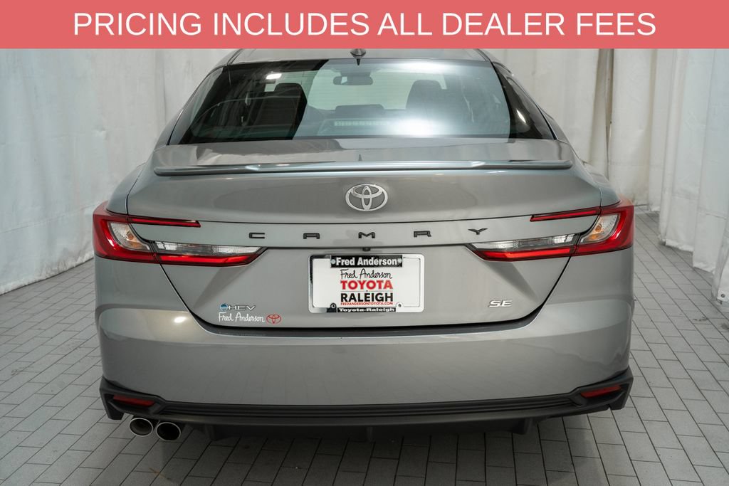 Used 2025 Toyota Camry SE FWD image 4