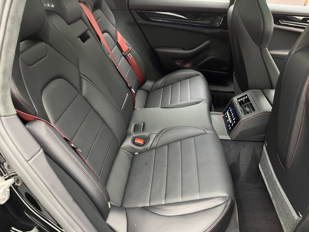Certified 2025 Porsche Panamera Turbo image 33