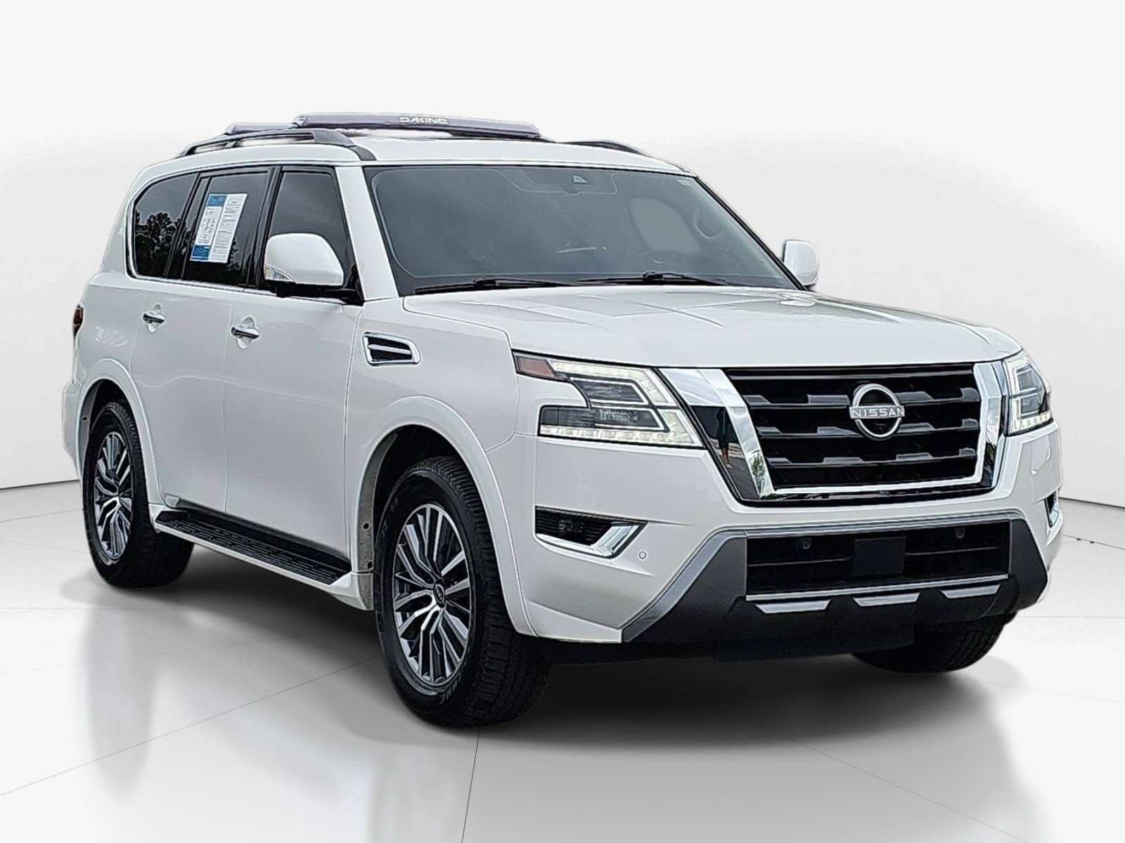 Used 2023 Nissan Armada SL w/ Captain's Chairs Package AWD/4WD image 2