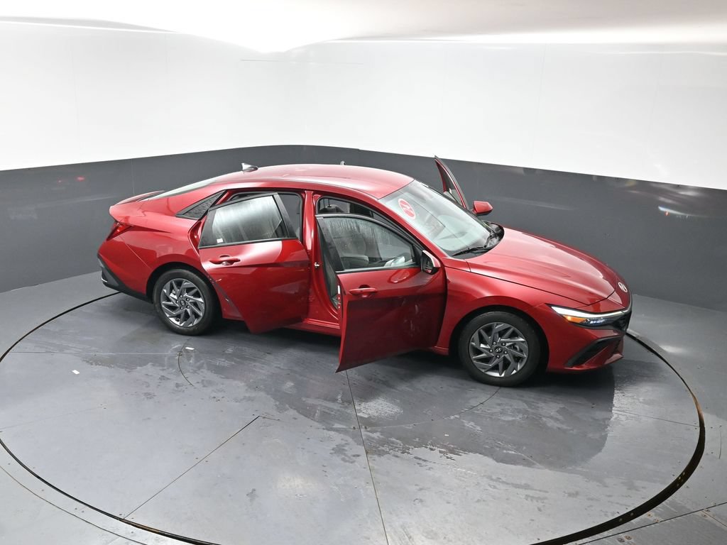 Used 2024 Hyundai Elantra SEL FWD image 57