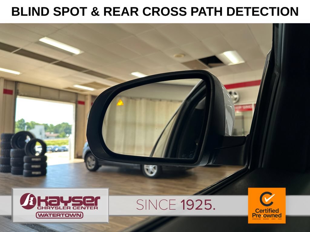 Used 2018 Jeep Cherokee Limited w/ Trailer Tow Group AWD/4WD image 8