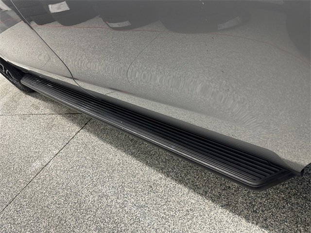 Used 2024 Ford Expedition Max XLT image 19