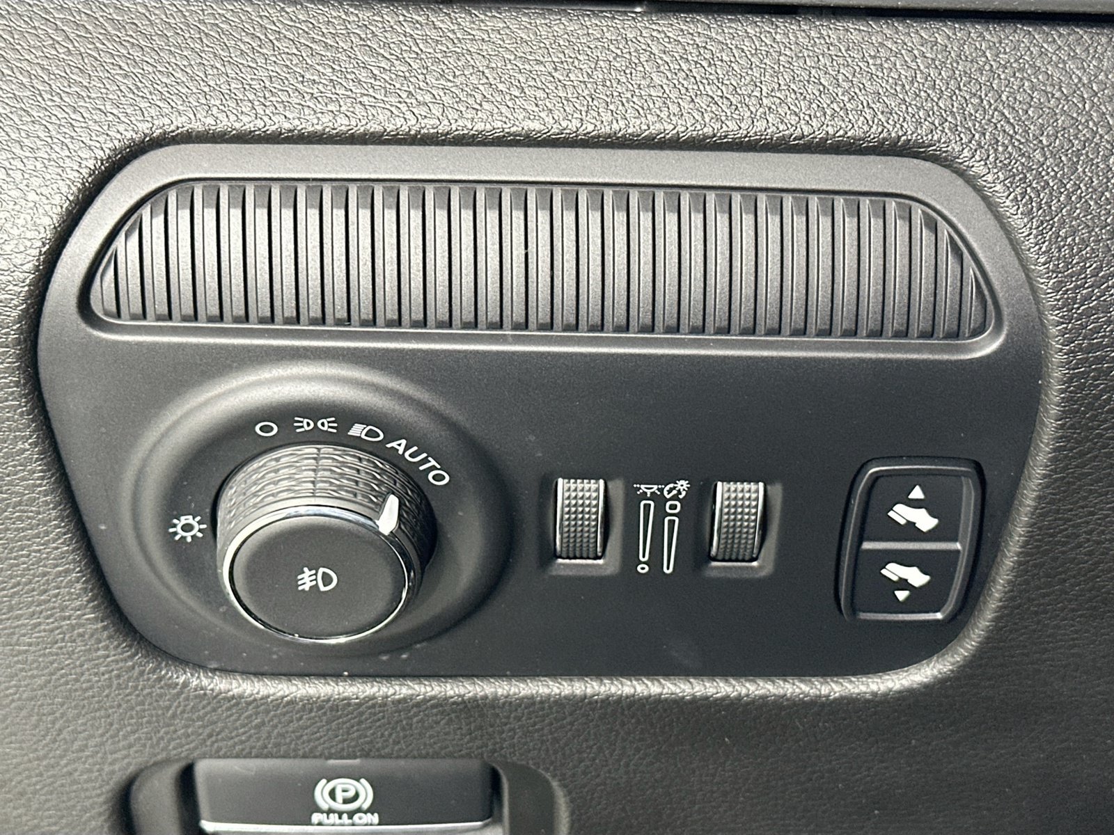 Used 2022 Jeep Wagoneer Series III w/ Flexible Seating Group RWD image 10