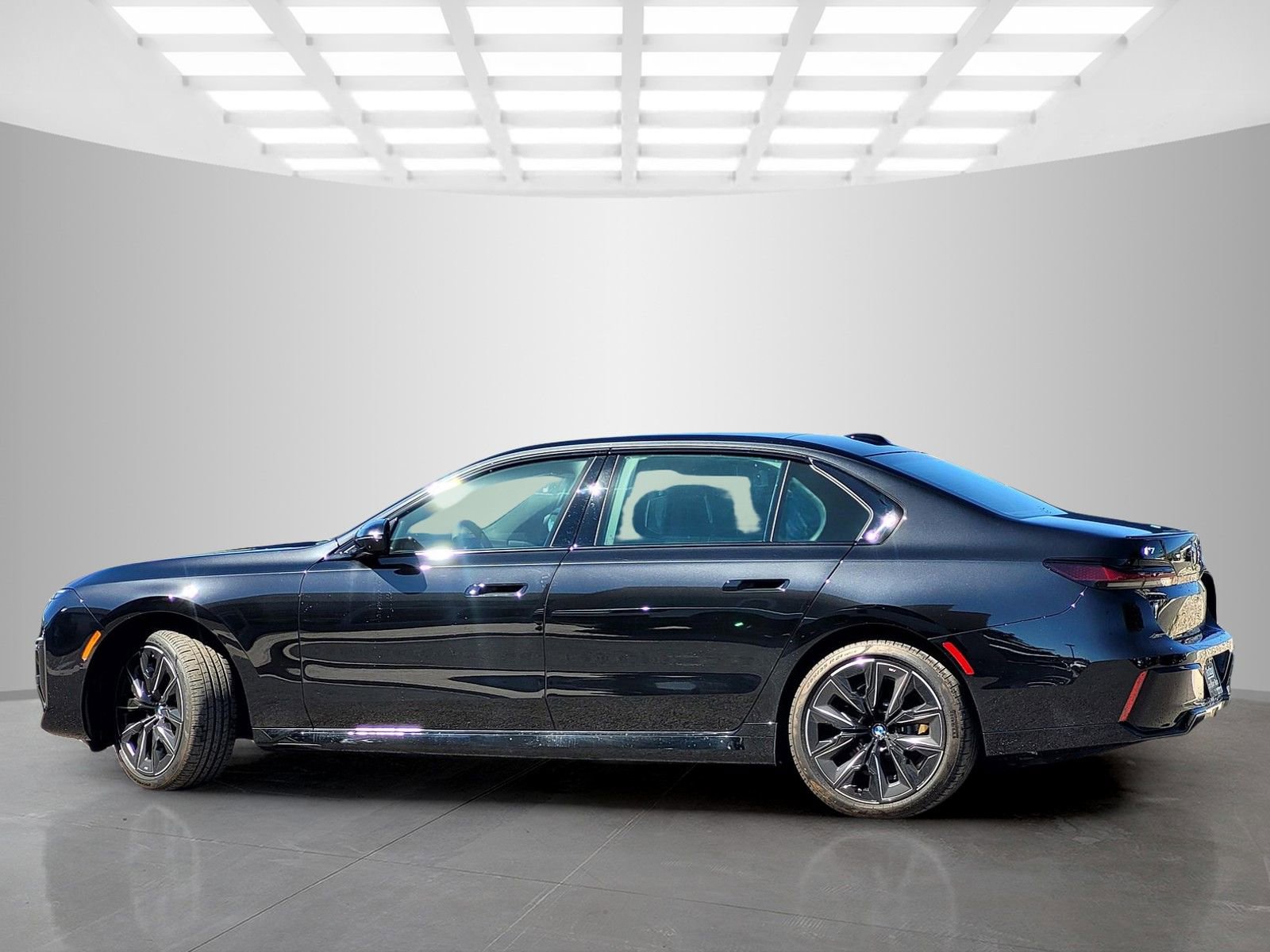 Used 2025 BMW i7 eDrive50 w/ M Sport Package RWD image 3