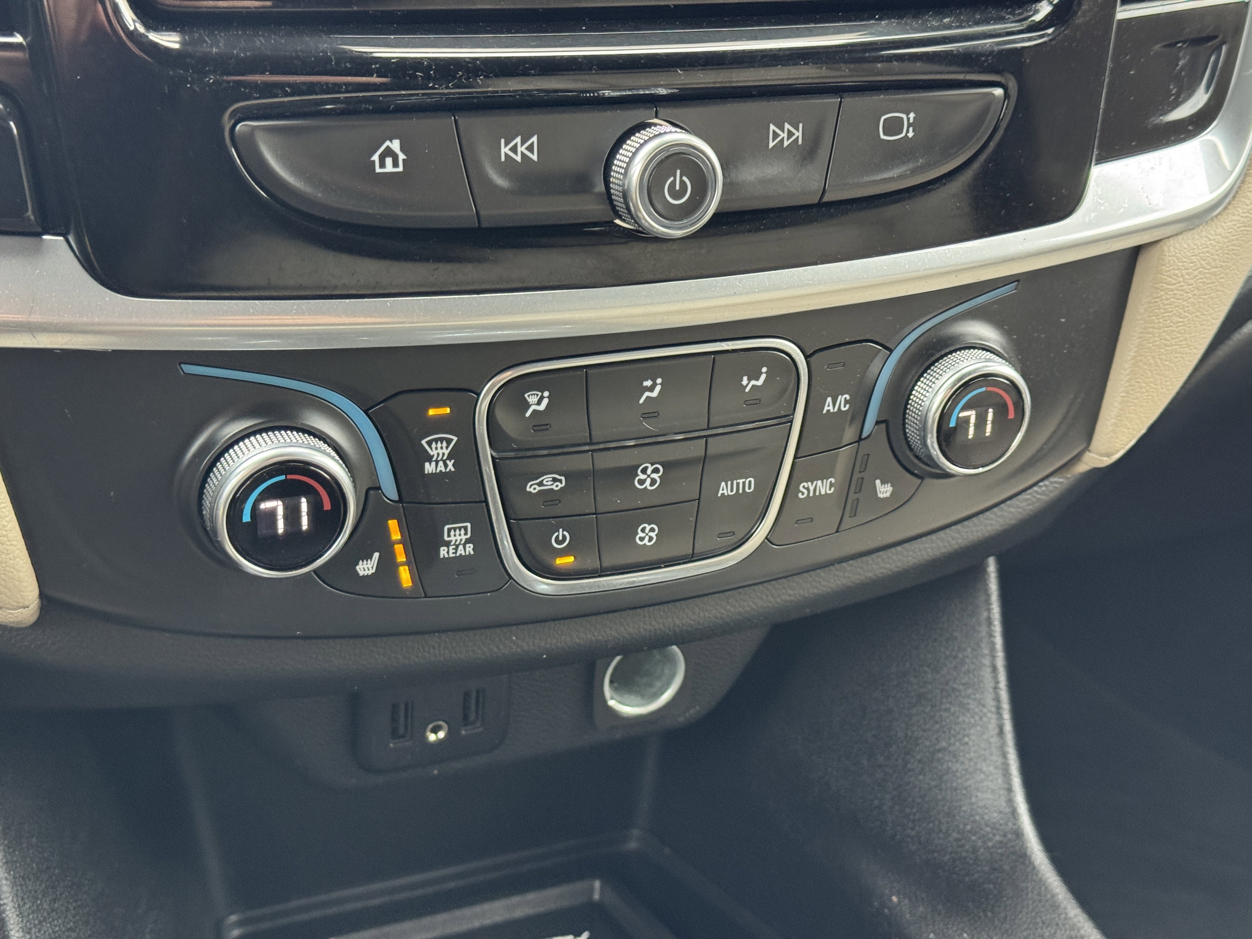 Certified 2022 Chevrolet Traverse LT image 32