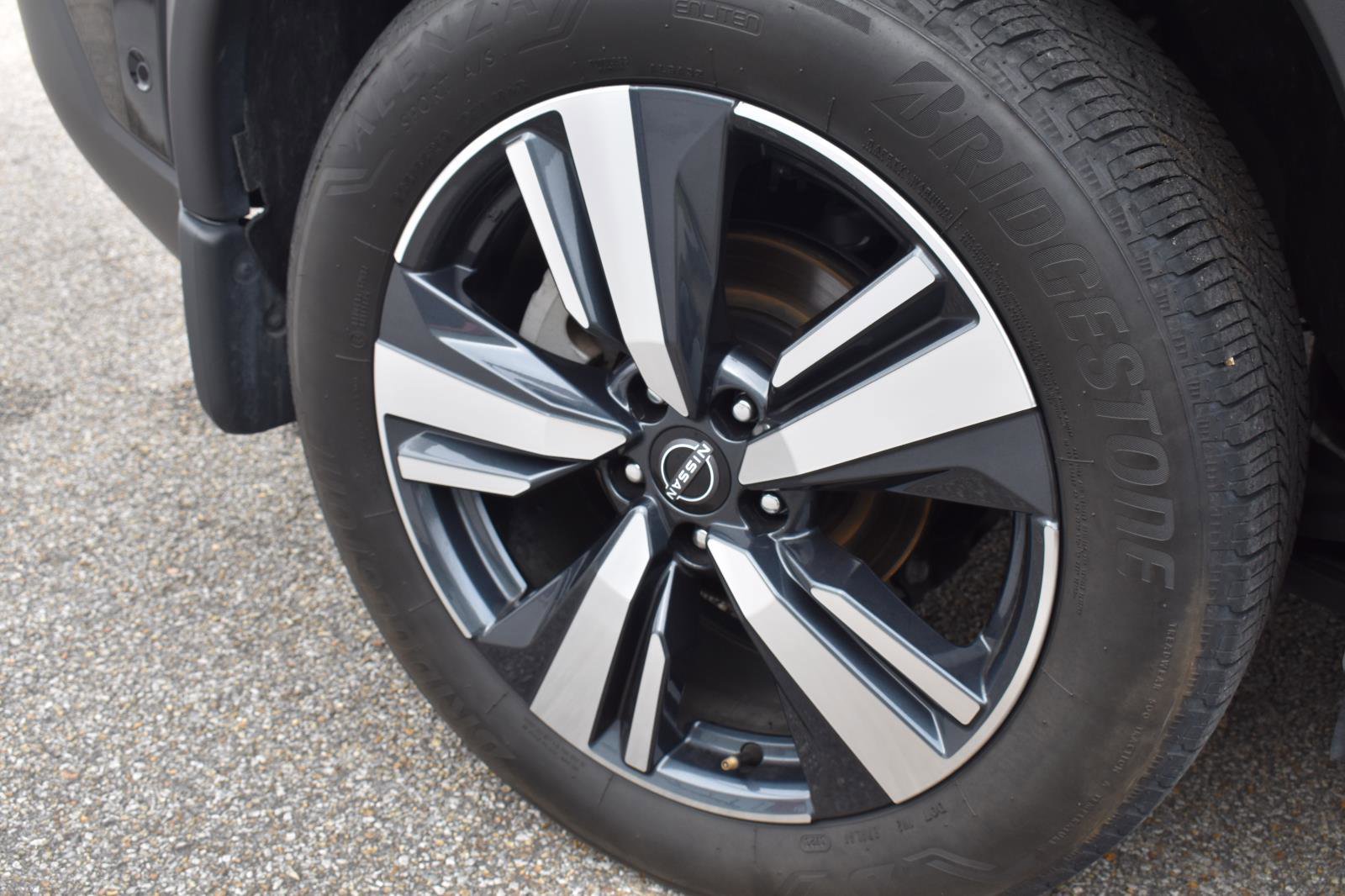 Used 2023 Nissan Rogue SL w/ SL Premium Package FWD image 14
