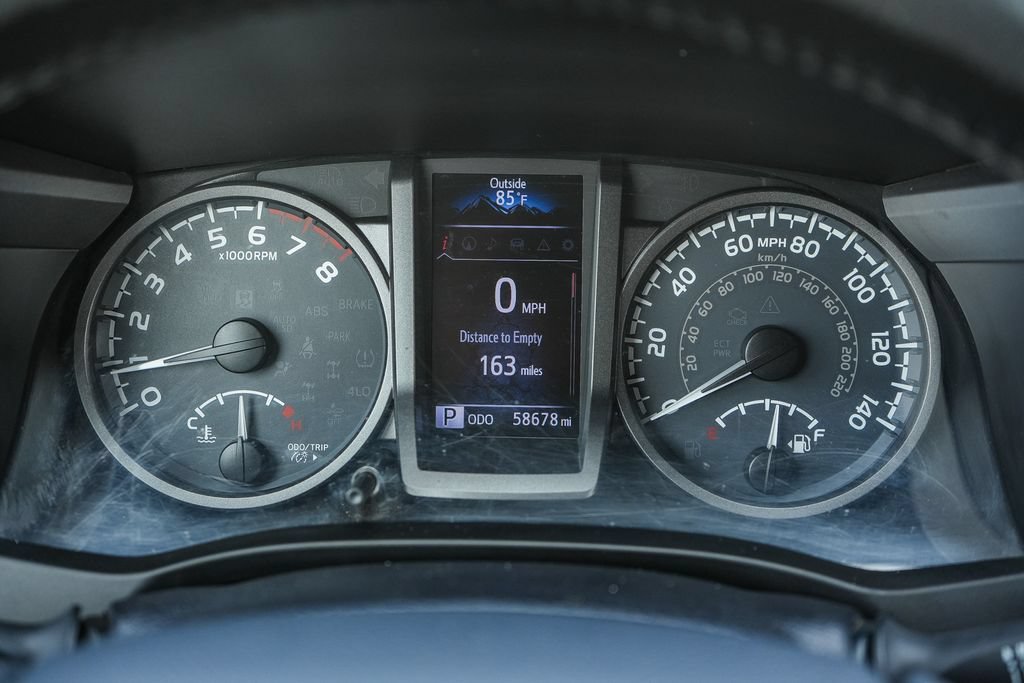 Used 2018 Toyota Tacoma TRD Sport RWD image 23
