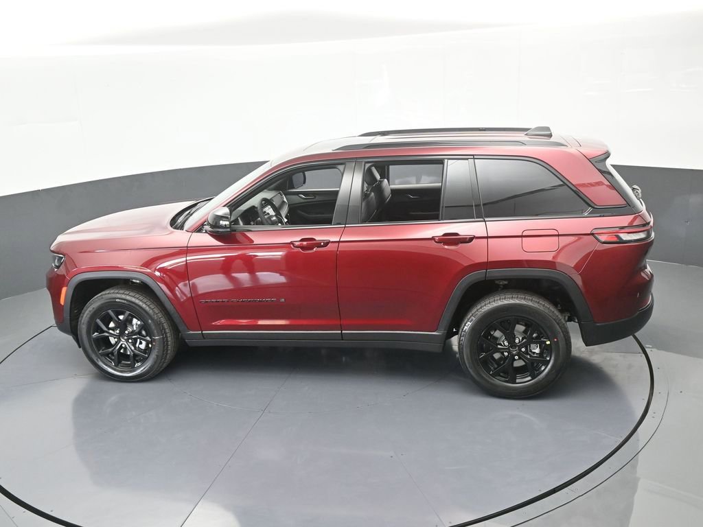 New 2025 Jeep Grand Cherokee Altitude image 42