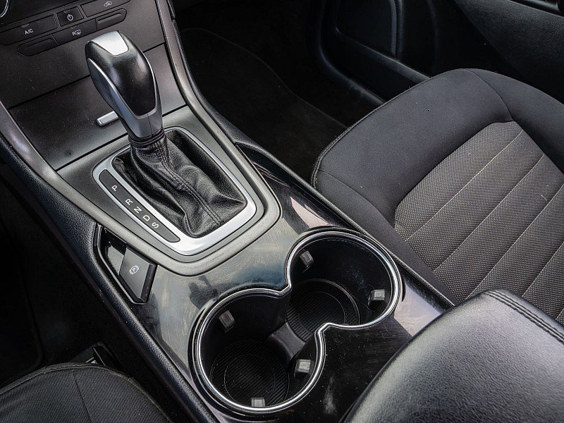 Used 2018 Ford Edge SE w/ Cargo Accessory Package image 22