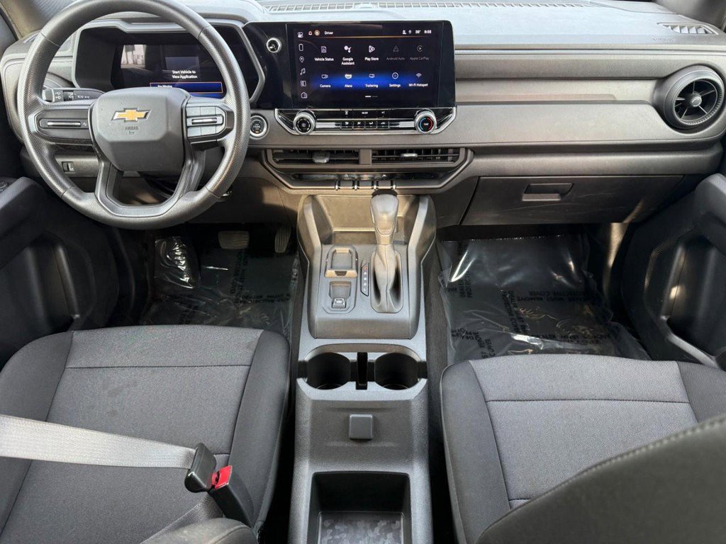 Used 2024 Chevrolet Colorado W/T image 13