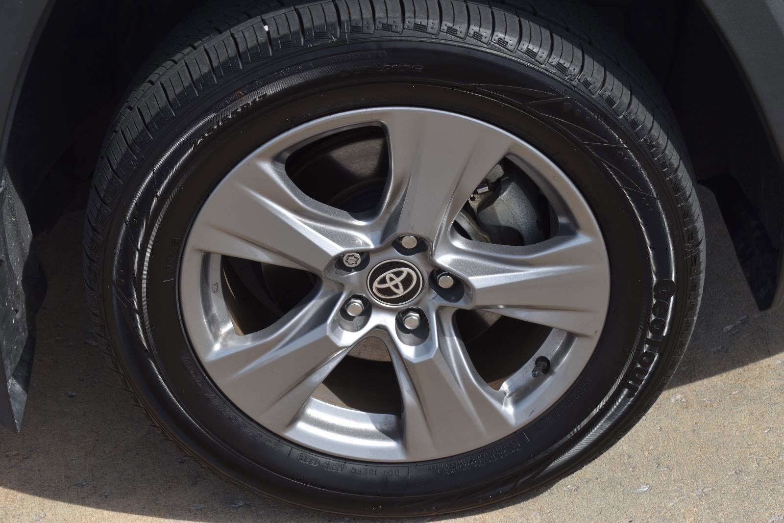 Used 2024 Toyota RAV4 XLE AWD/4WD image 12