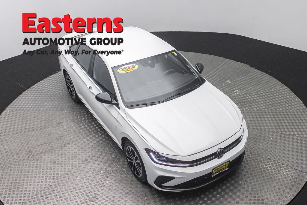 Used 2025 Volkswagen Jetta Sport FWD image 4