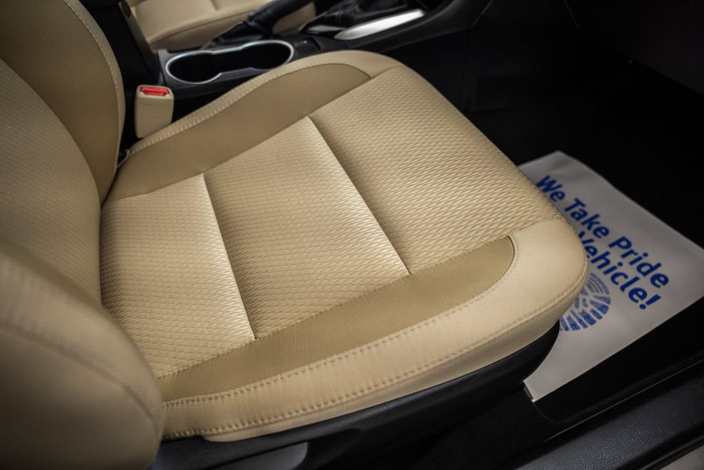 Used 2019 Toyota Corolla LE FWD image 28