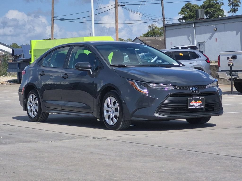 Used 2026 Toyota Corolla LE FWD image 8