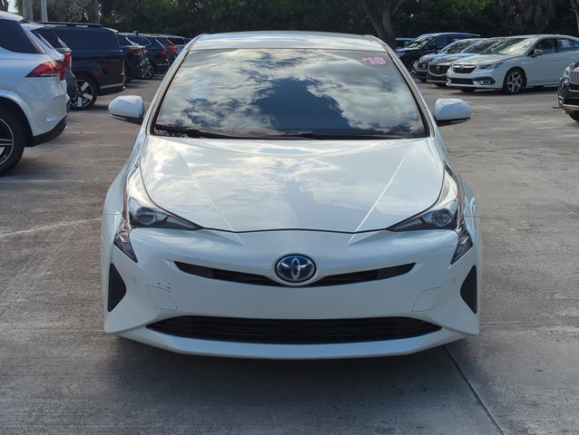 Used 2018 Toyota Prius Four image 2