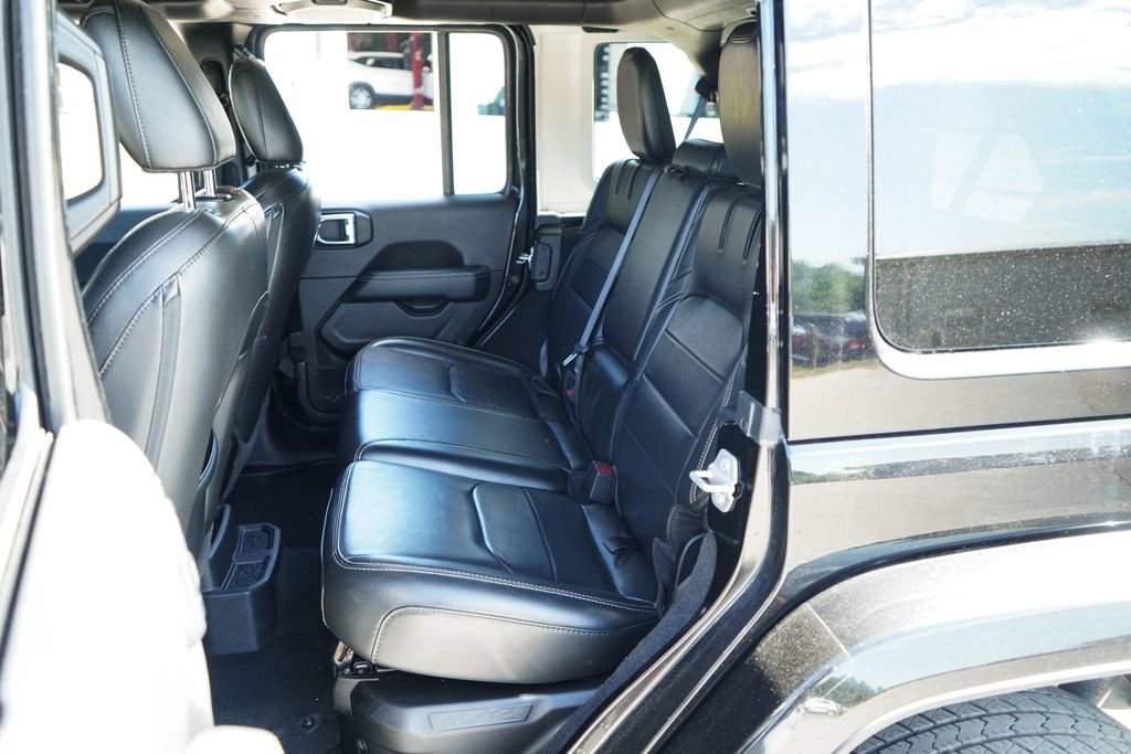 Used 2022 Jeep Wrangler Unlimited Sahara w/ Cold Weather Group image 10