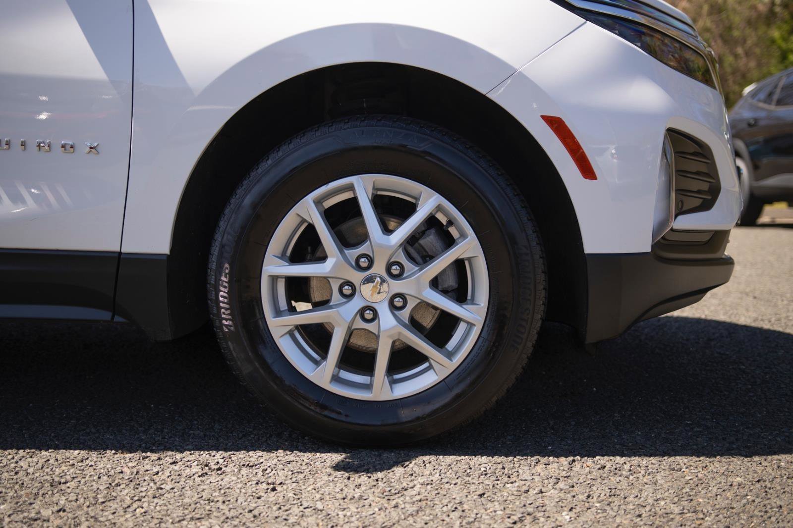 Used 2024 Chevrolet Equinox LT AWD/4WD image 25