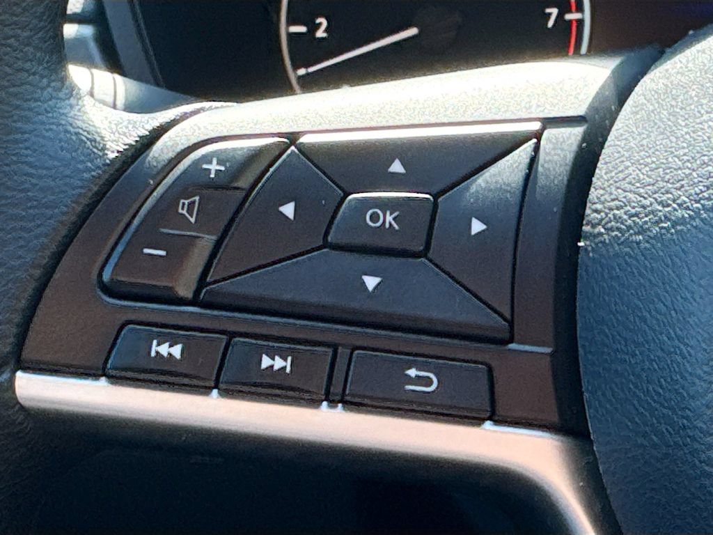 Certified 2025 Nissan Altima 2.5 SV FWD image 12