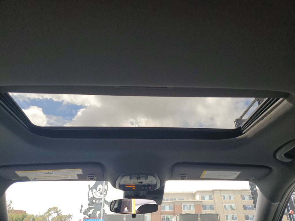 New 2026 Chevrolet Trax RS w/ Sunroof Package FWD image 13