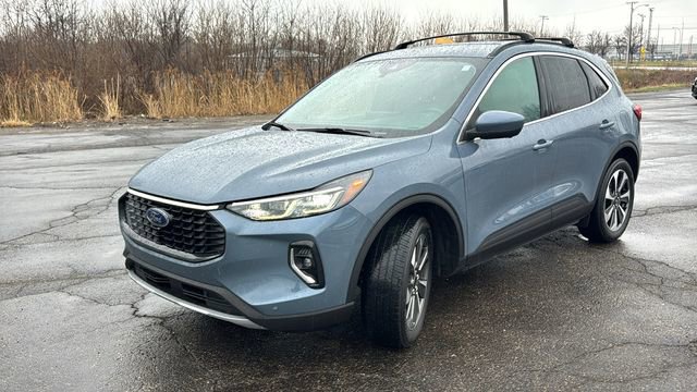 Certified 2023 Ford Escape Platinum w/ Class II Trailer Tow Package image 7