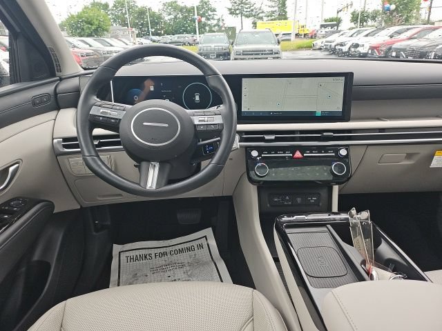 Used 2025 Hyundai Tucson Limited AWD/4WD image 17