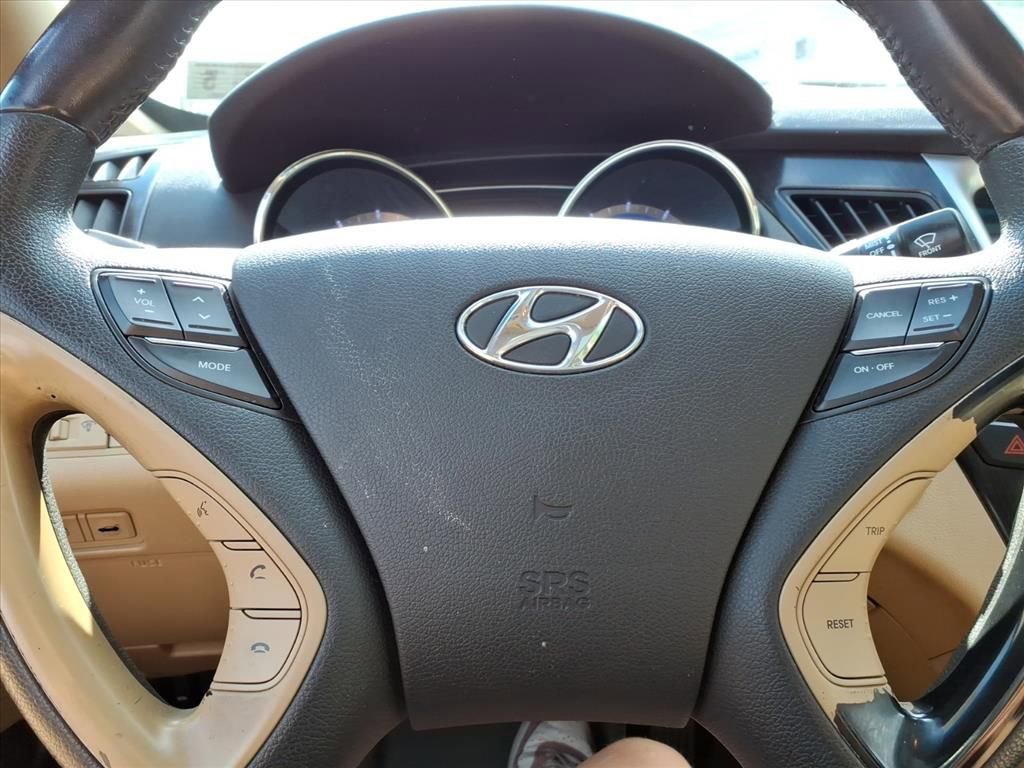 Used 2012 Hyundai Sonata Limited FWD image 16