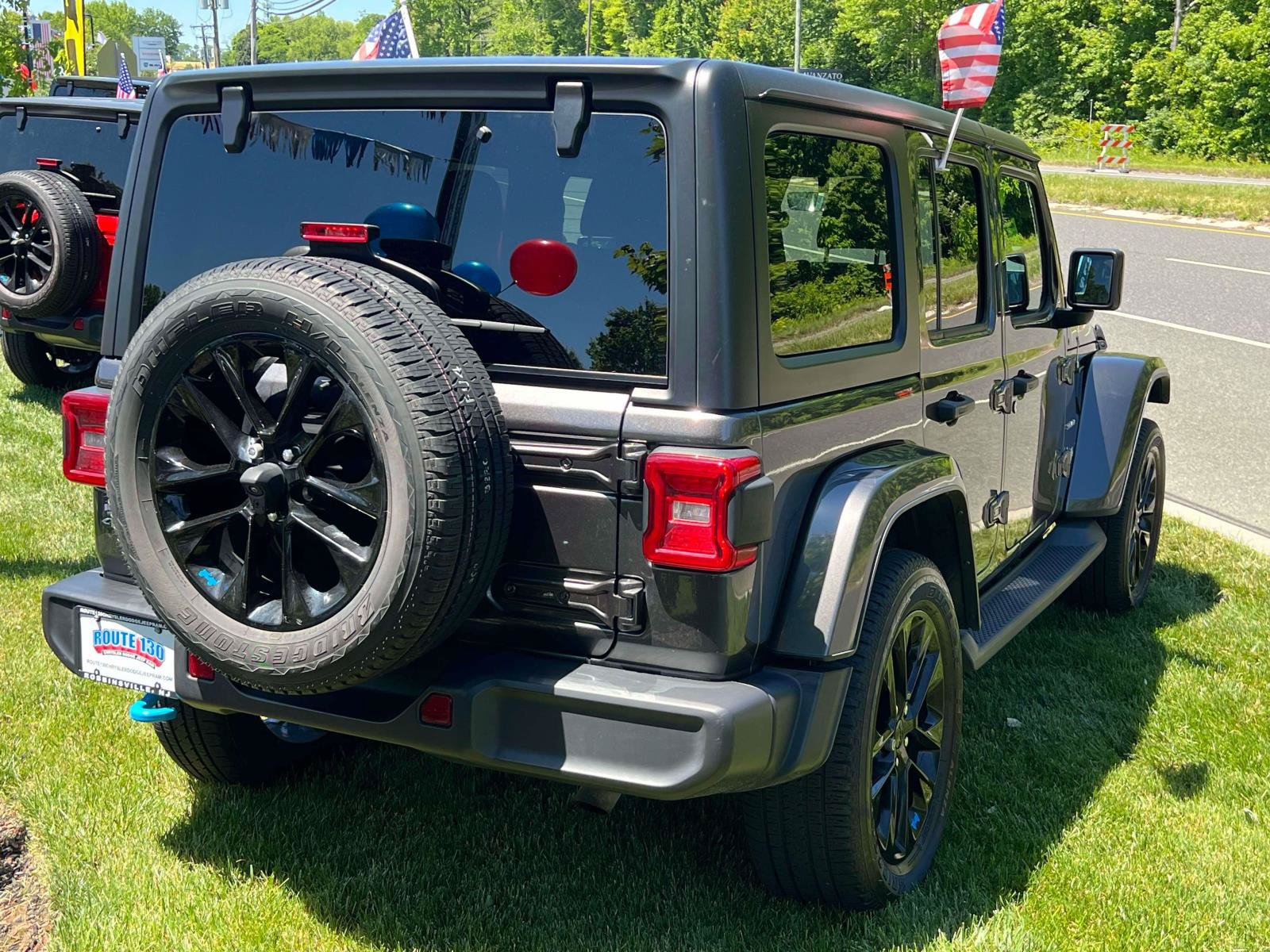 Used 2023 Jeep Wrangler Unlimited Sahara w/ Cold Weather Group AWD/4WD image 5