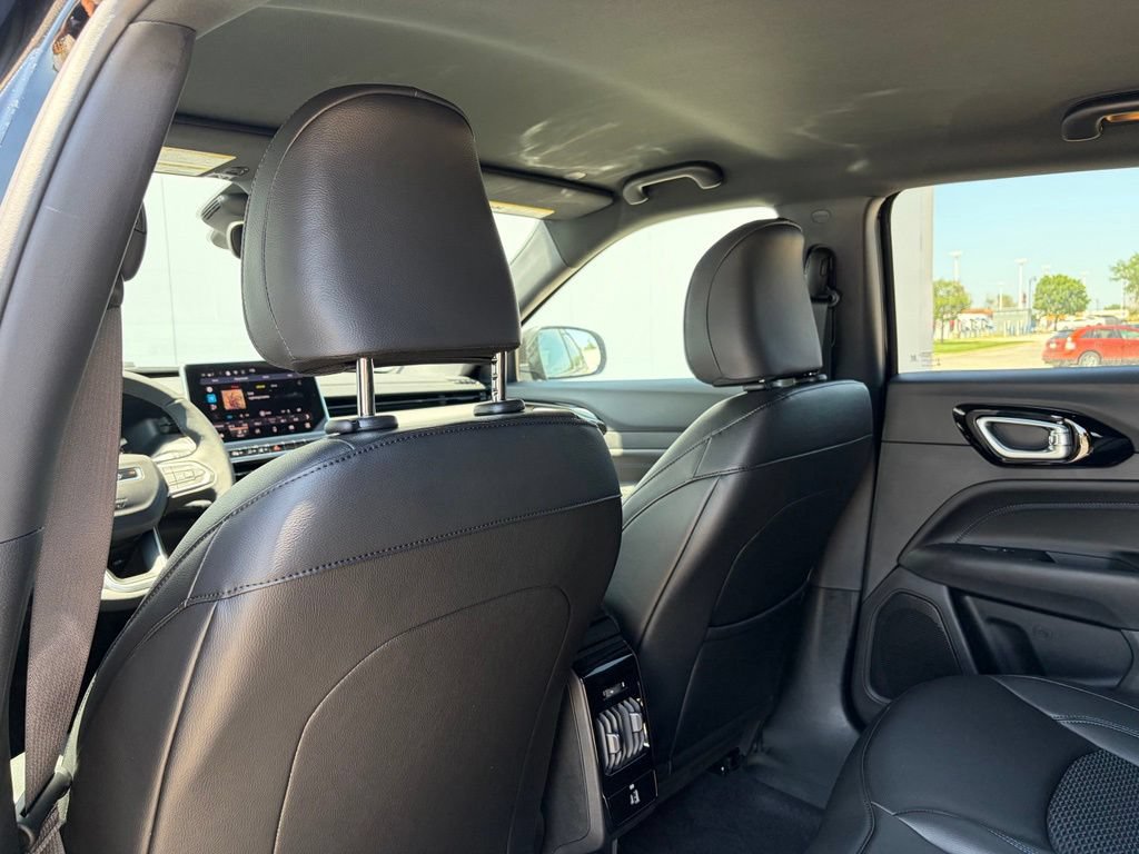 New 2026 Jeep Compass Latitude AWD/4WD image 14