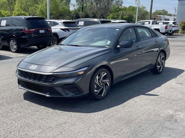 Certified 2025 Hyundai Elantra Sport image 3