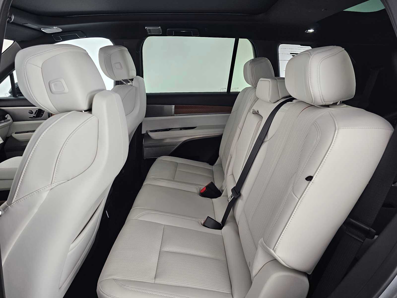 New 2026 Cadillac Vistiq Luxury AWD/4WD image 18