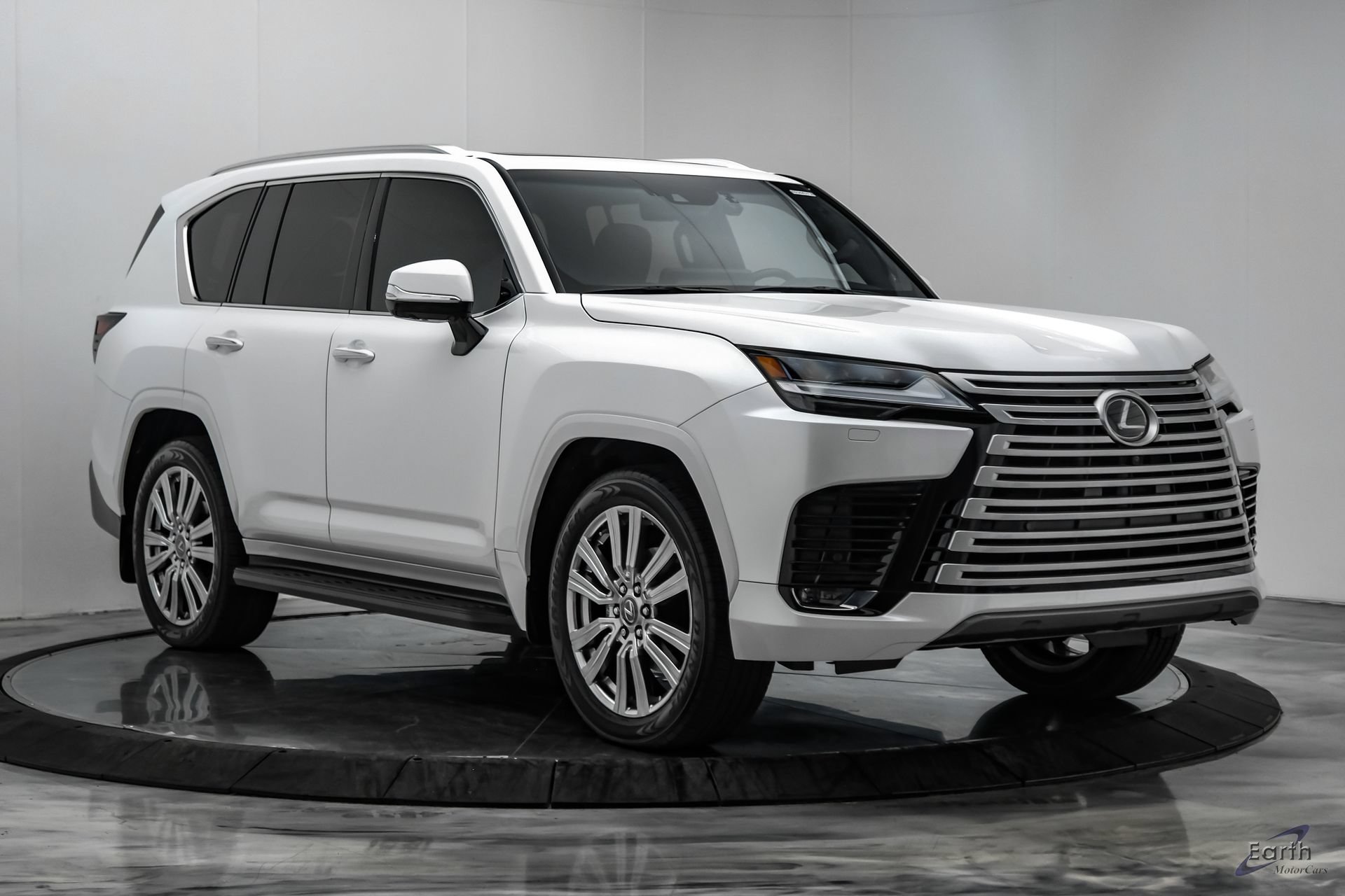 Used 2023 Lexus LX 600 4WD w/ Accessory Package (Z1) image 23