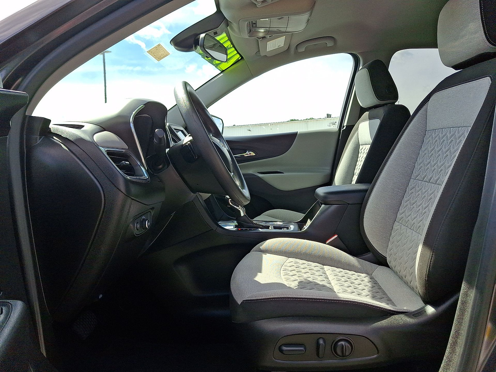 Used 2022 Chevrolet Equinox LT FWD image 11