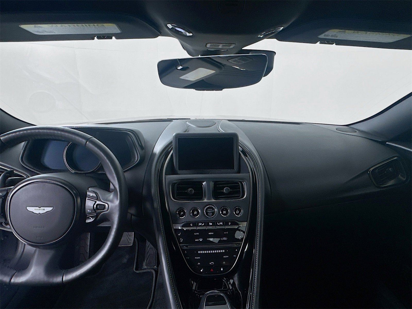 Used 2022 Aston Martin DB11 Coupe image 21