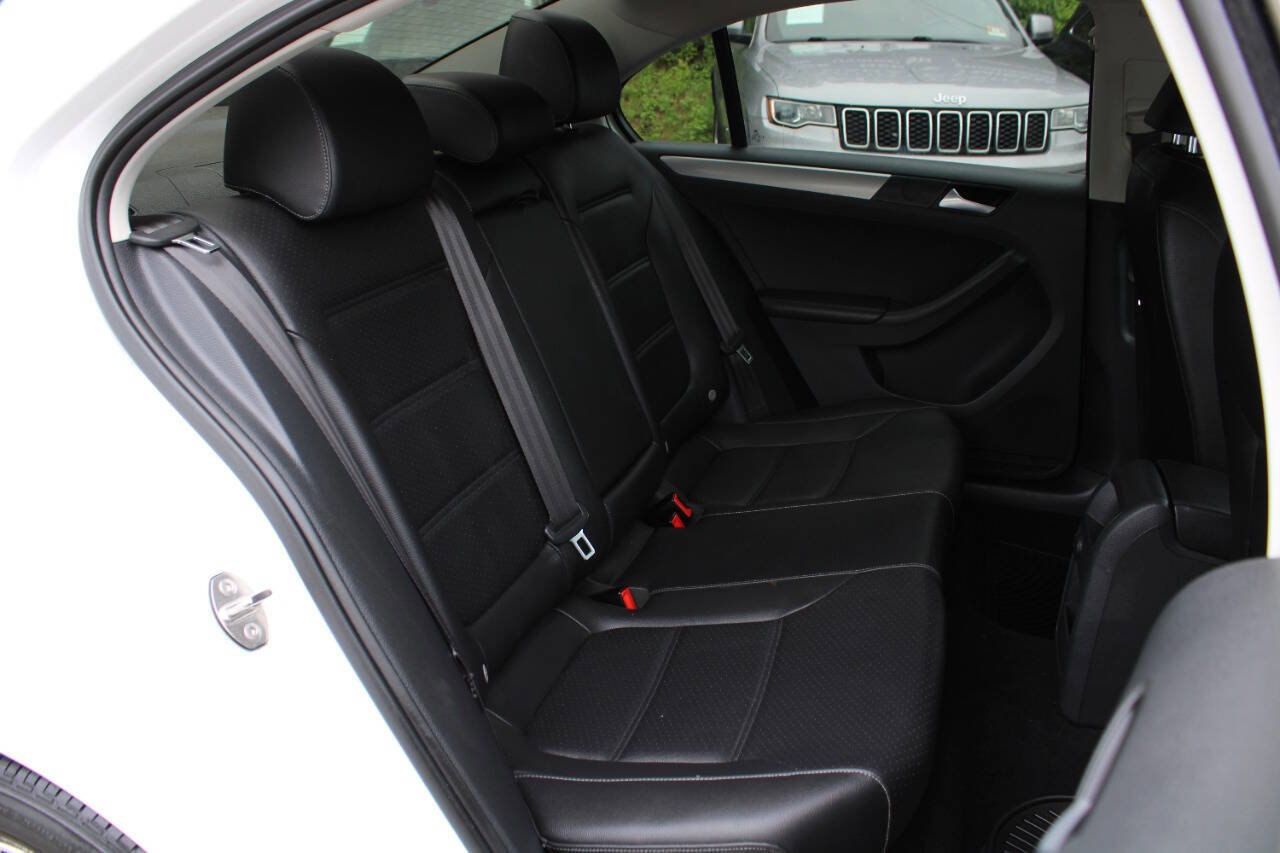 Used 2018 Volkswagen Jetta Wolfsburg Edition image 27