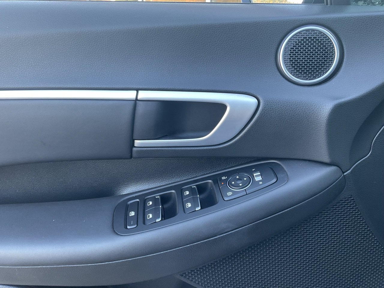 Used 2025 Hyundai Sonata SEL FWD image 20