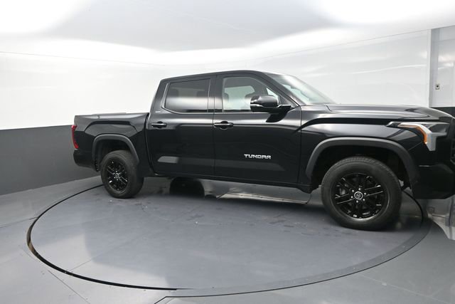 Used 2022 Toyota Tundra SR5 w/ Advanced Technology Package AWD/4WD image 27