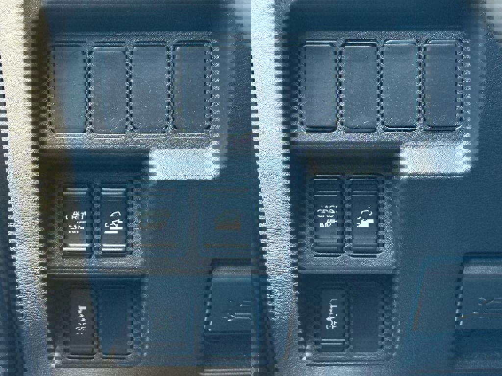 Used 2023 Nissan Frontier SV image 19