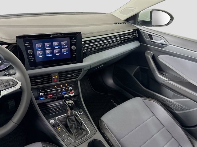 New 2026 Volkswagen Jetta SE FWD image 24