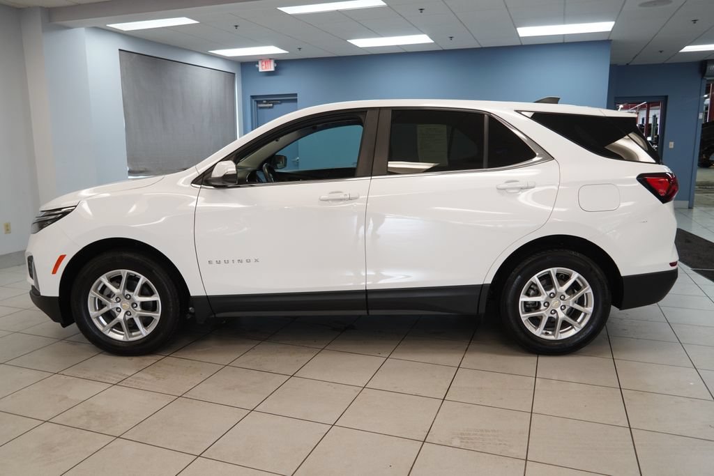Used 2024 Chevrolet Equinox LT FWD image 2