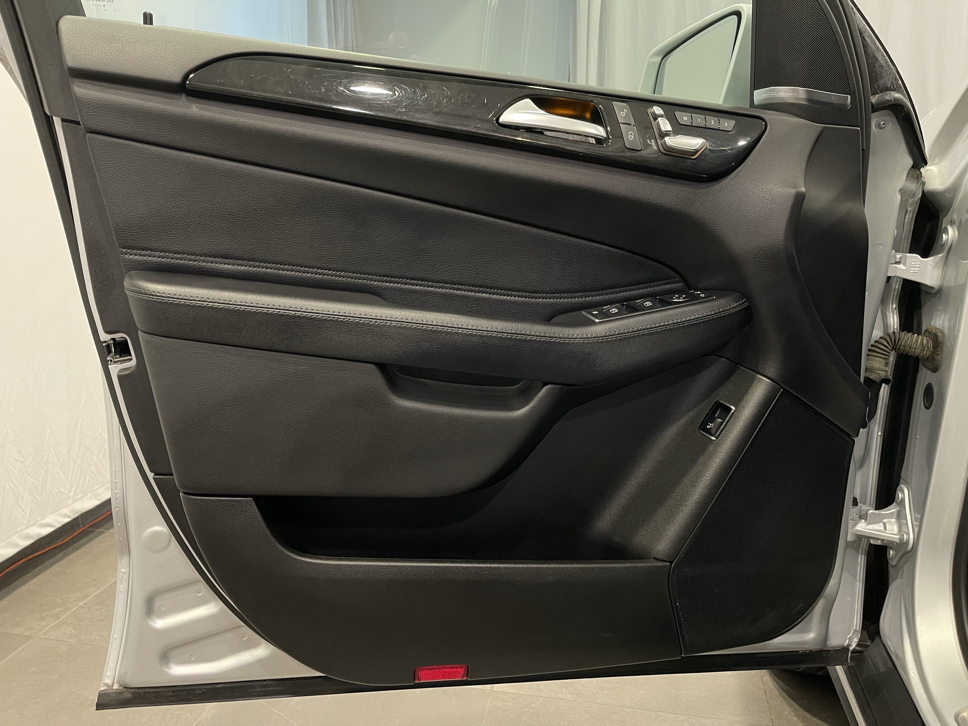 Used 2019 Mercedes-Benz GLE 400 4MATIC image 12
