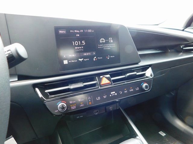 Used 2025 Kia Niro LX image 27