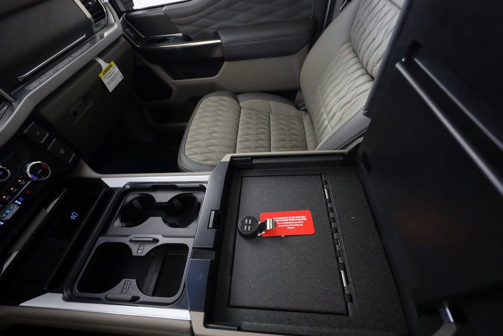 Used 2025 Ford F450 Platinum w/ Platinum Plus Package image 42