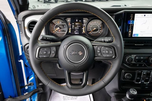 Used 2024 Jeep Gladiator Sport w/ Dual Top Group AWD/4WD image 18